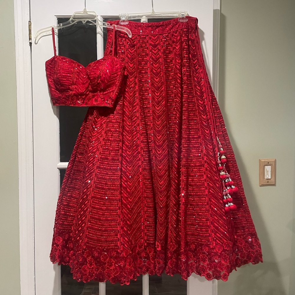 Priyanka Chopra style red bridal lehenga choli w/ matching dupatta & belt size 2